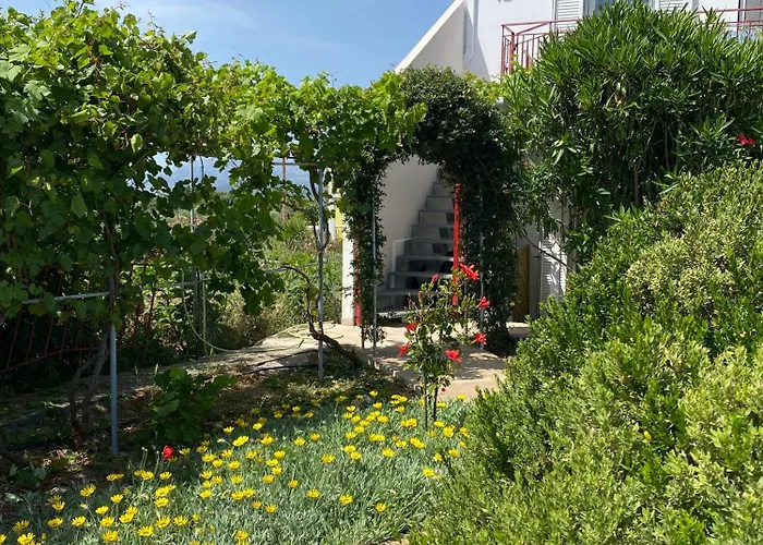 Lounge House 펜션 Lakíthra