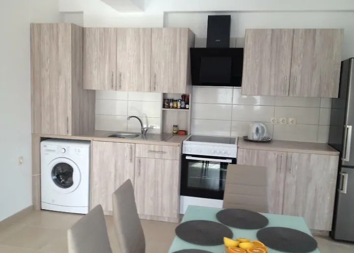 Lounge House *