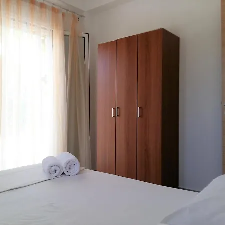 Lounge House بيت للعطل Lakíthra
